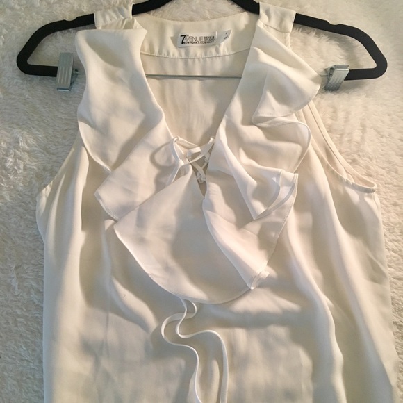 White business store top - Picture 1 of 1